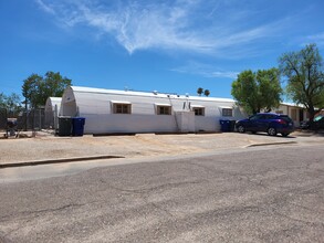 4102 E Monte Vista Dr in Tucson, AZ - Building Photo - Building Photo