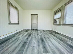 442 SW 10th Ave-Unit -2 in Miami, FL - Building Photo - Building Photo