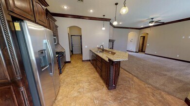 328 Creekside Dr in Elgin, OK - Building Photo - Building Photo