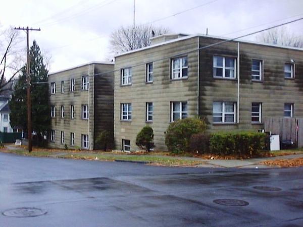 51 Yale St in Gloversville, NY - Foto de edificio