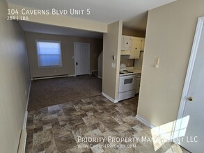 104 Caverns Blvd in Grottoes, VA - Building Photo - Building Photo