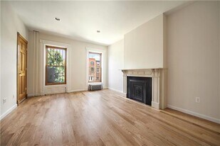 521 Macon St, Unit 2 in Brooklyn, NY - Building Photo