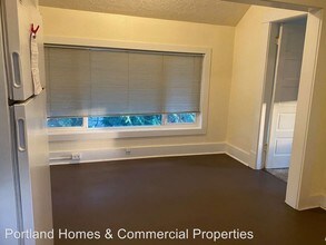 7521 N Gloucester Ave in Portland, OR - Foto de edificio - Building Photo