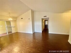 7680 Westwood Dr in Tamarac, FL - Building Photo - Building Photo