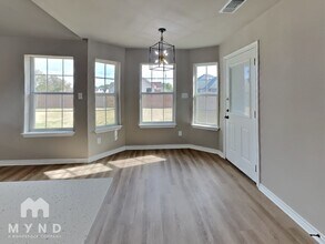 5401 Ashworth Ct in Granbury, TX - Foto de edificio - Building Photo