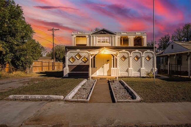 property at 2812 S Broadway Ave