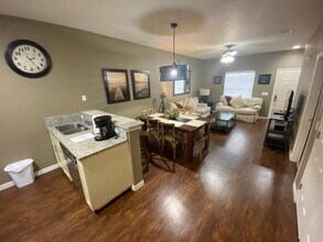 5372 Diplomat Ct in Kissimmee, FL - Foto de edificio - Building Photo