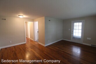 318 E 28th Ave in North Kansas City, MO - Building Photo - Building Photo