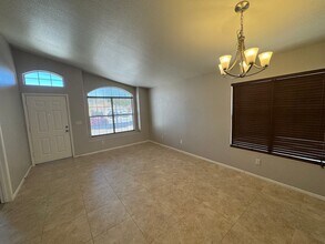 5913 W Mercury Way in Chandler, AZ - Building Photo - Building Photo