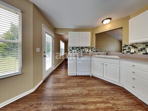 1810 Wheatfield Way in Loveland, OH - Foto de edificio - Building Photo