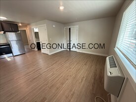 4040 Horace St in Springfield, OR - Building Photo
