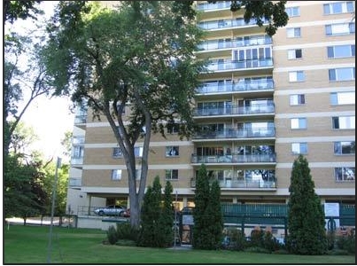 Fountain House in Winnipeg, MB - Building Photo