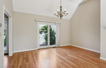 35 Mitchell Grant Way in Bedford, MA - Building Photo - Building Photo