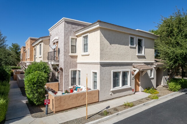 Barolo Condominiums in Scottsdale, AZ - Foto de edificio - Building Photo
