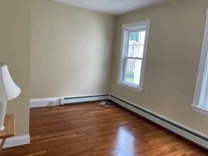 5 Brown Ave in Boston, MA - Building Photo - Building Photo