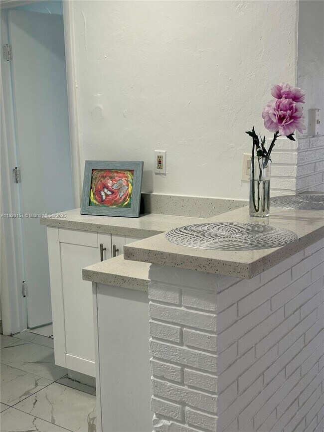 2846 Fletcher St in Hollywood, FL - Building Photo - Building Photo