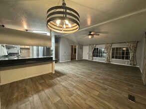 1810 Columbus Ave in Mckinleyville, CA - Building Photo - Building Photo