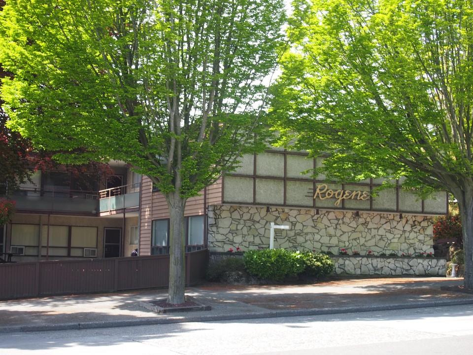 Rogene Apartments in Seattle, WA - Building Photo