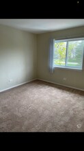 901 Buccaneer Dr in Schaumburg, IL - Building Photo - Building Photo
