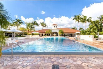 19900 E Country Club Dr, Unit 1112 in Aventura, FL - Building Photo - Building Photo