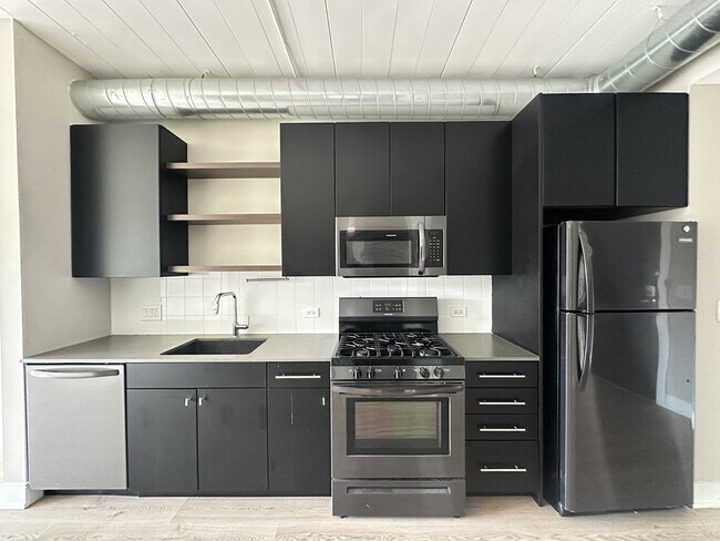 941 W Belmont Ave in Chicago, IL - Building Photo - Building Photo