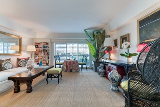 350 S Ocean Blvd in Palm Beach, FL - Building Photo - Building Photo