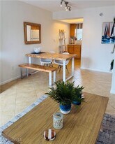 3250 10th St N in Naples, FL - Building Photo