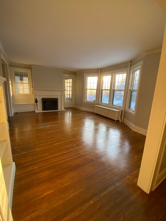 589 Lincoln Ave, Unit 1 in St. Paul, MN - Foto de edificio