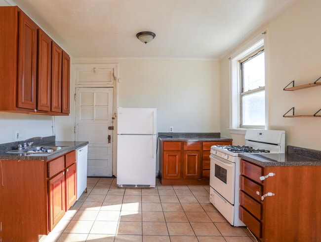 7501 N Seeley Ave, Unit #2S