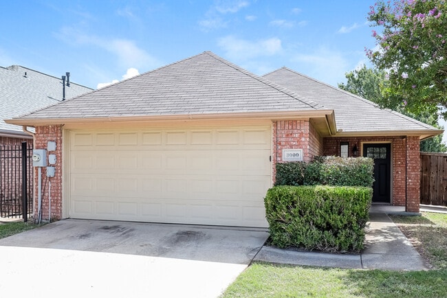 property at 3000 Huntington Ct