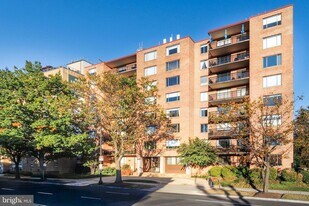 3315 Wisconsin Ave NW, Unit B1 in Washington, DC - Building Photo