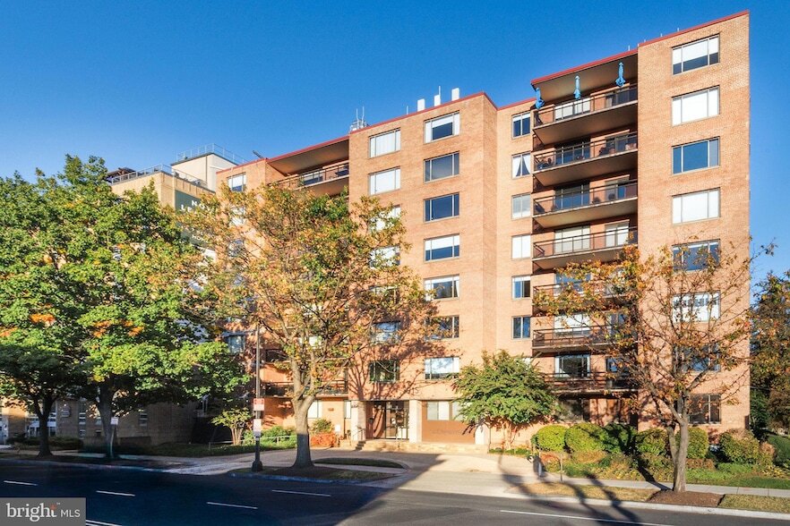3315 Wisconsin Ave NW, Unit B1 in Washington, DC - Building Photo