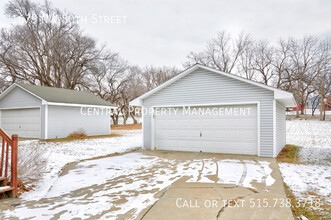 1679 NW 80th St in Clive, IA - Building Photo - Building Photo