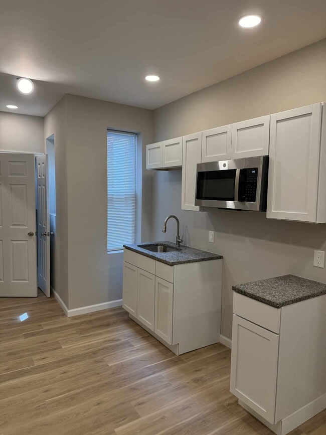145 Farson St, Unit A10 in Philadelphia, PA - Building Photo - Building Photo