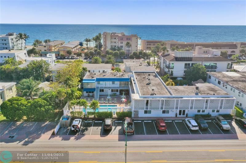 4228 N Ocean Dr, Unit 15 in Lauderdale-by-the-Sea, FL - Building Photo