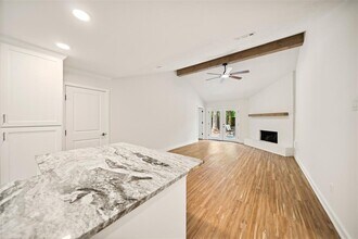 18 Tulip Hill Ct in Spring, TX - Building Photo - Building Photo