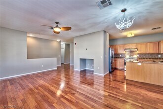 7660 W Eldorado Ln in Las Vegas, NV - Building Photo - Building Photo