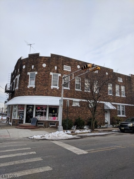 660 Summer St in Elizabeth, NJ - Building Photo