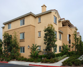 Montecito Vista Apartments in Irvine, CA - Building Photo - Building Photo