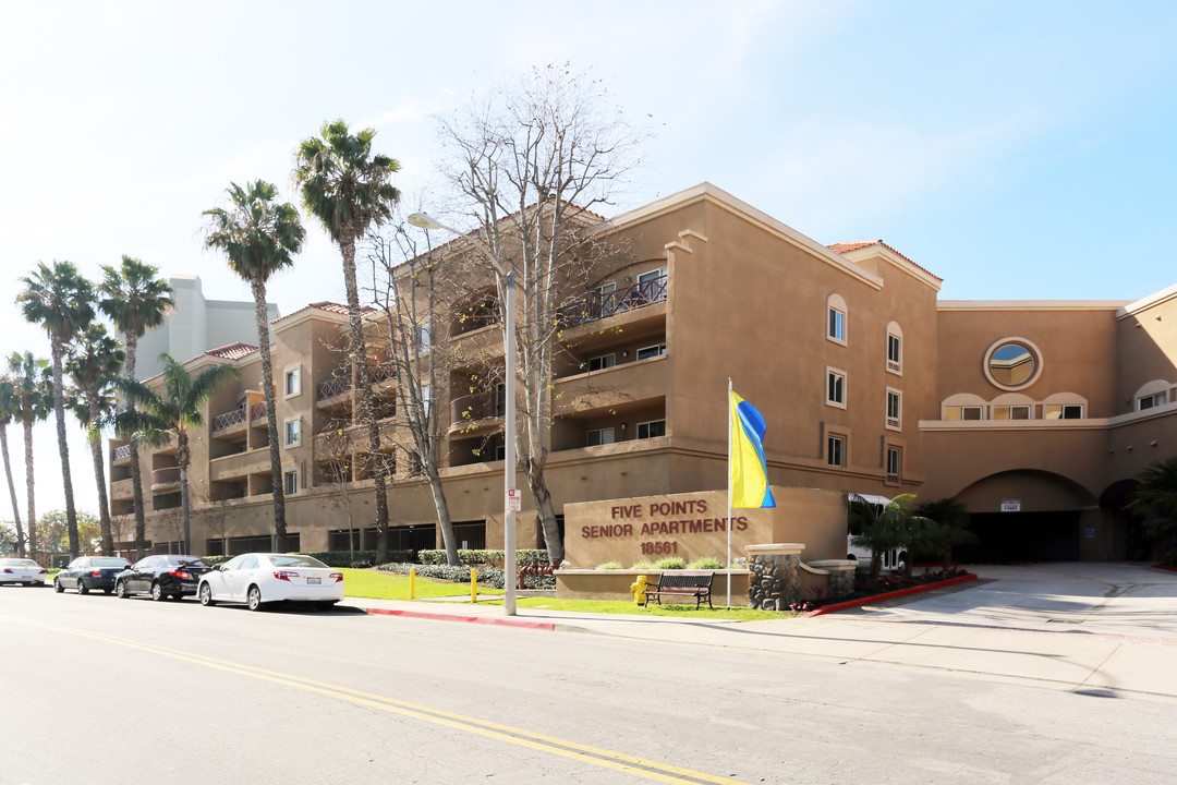 Five Points Seniors in Huntington Beach, CA - Building Photo