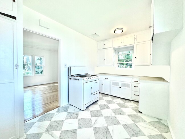 property at 2406 Edgewater Ter