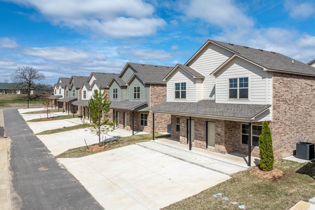 Brookstone Place Townhouses in Fort Smith, AR - Building Photo