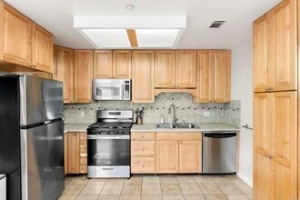 233 Cole Ranch Rd in Encinitas, CA - Foto de edificio - Building Photo
