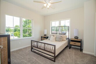 206 Ashley Ct in North Babylon, NY - Building Photo - Building Photo