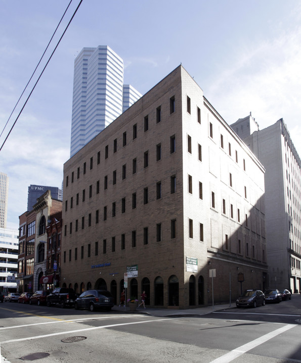 100 Smithfield St in Pittsburgh, PA - Building Photo