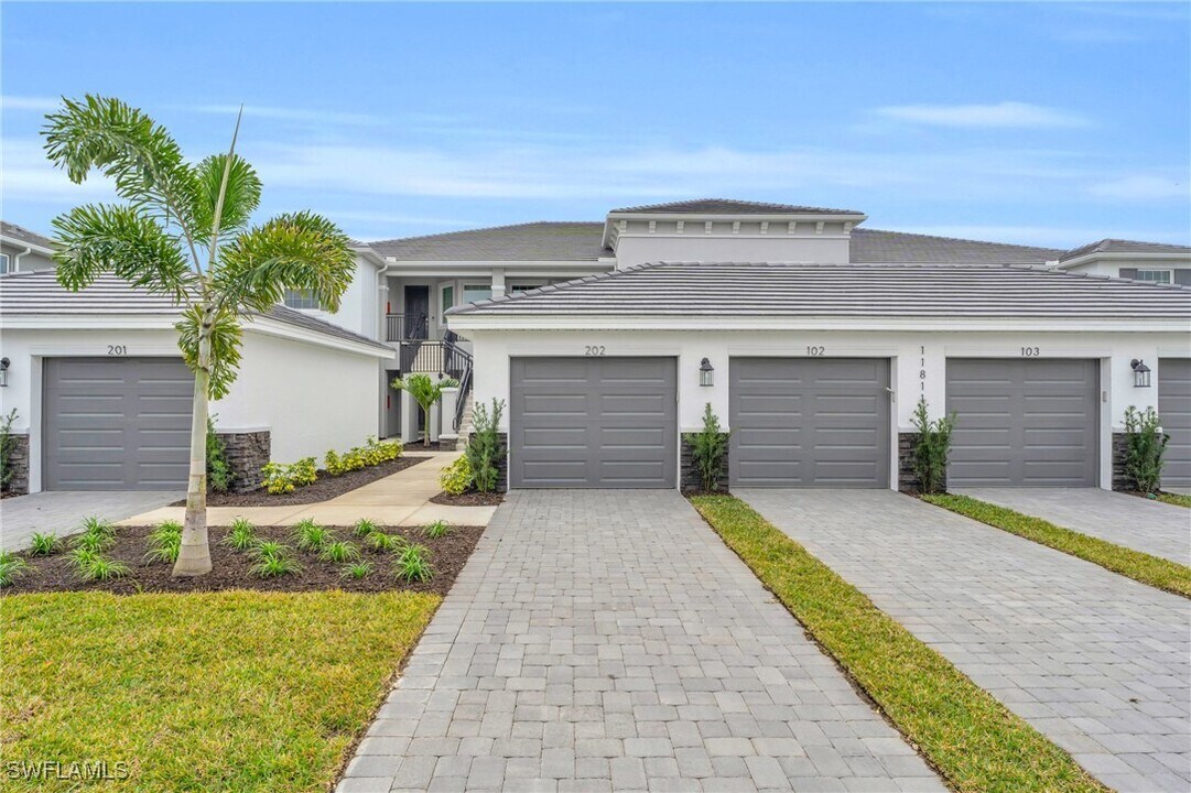 11811 Venetian Lagoon Dr in Ft. Myers, FL - Building Photo