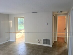 1027 Hagle Park Rd in Bradenton, FL - Foto de edificio - Building Photo