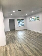 7960 Samantha Way in Sacramento, CA - Building Photo - Building Photo