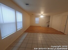 9013 Maverick Draw in San Antonio, TX - Building Photo