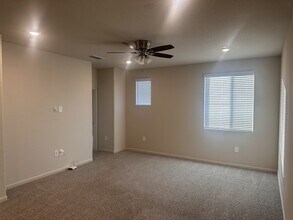 1750 Yukon Territory Ave in Manteca, CA - Building Photo - Building Photo